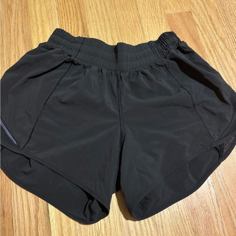 Lululemon Athletica Black Hotty Hot low rise 2.5”